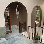 Parahora *