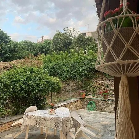 Nyaraló Parahora Prínosz